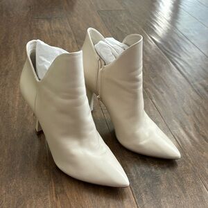 Ankle boots in cream